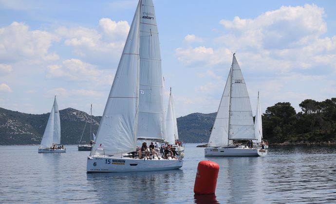 Volné lodě ve ONE design třídě Bavaria Cruiser 41S! 